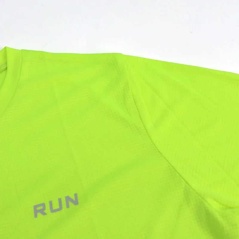 Mens Short Sleeve Sport t Shirt Quick Dry Running t-Shirt Breathable Fitness Shirt Top Ice Silk Gym Football Jerseys Man Clothes