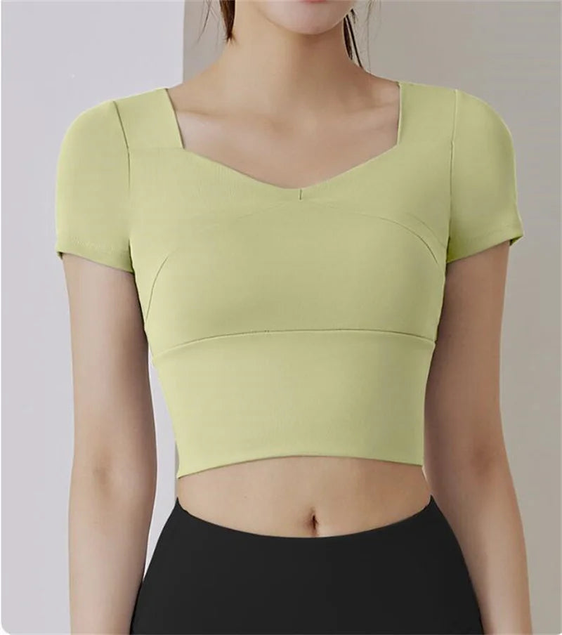 Gym Crop Tops Padded Cup Yoga Tops Elastic Breathable Yoga Bra 3D Fit Cup Slim Fit Workout Short Sleeve Sports Crops